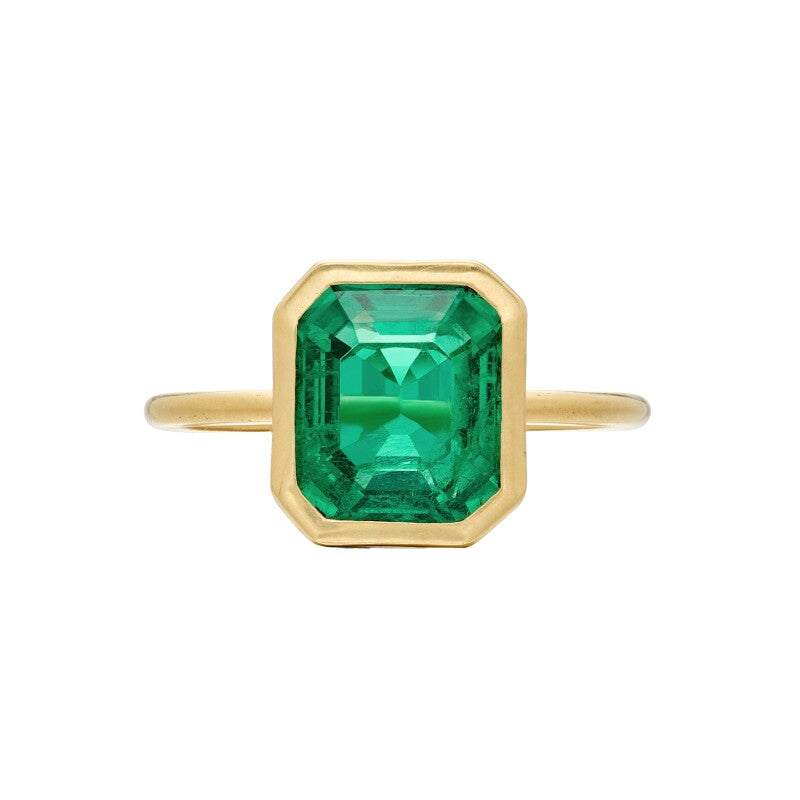 Gold and 4.23 ct Emerald Ring