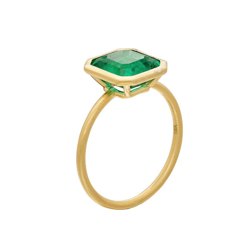 Gold and 4.23 ct Emerald Ring