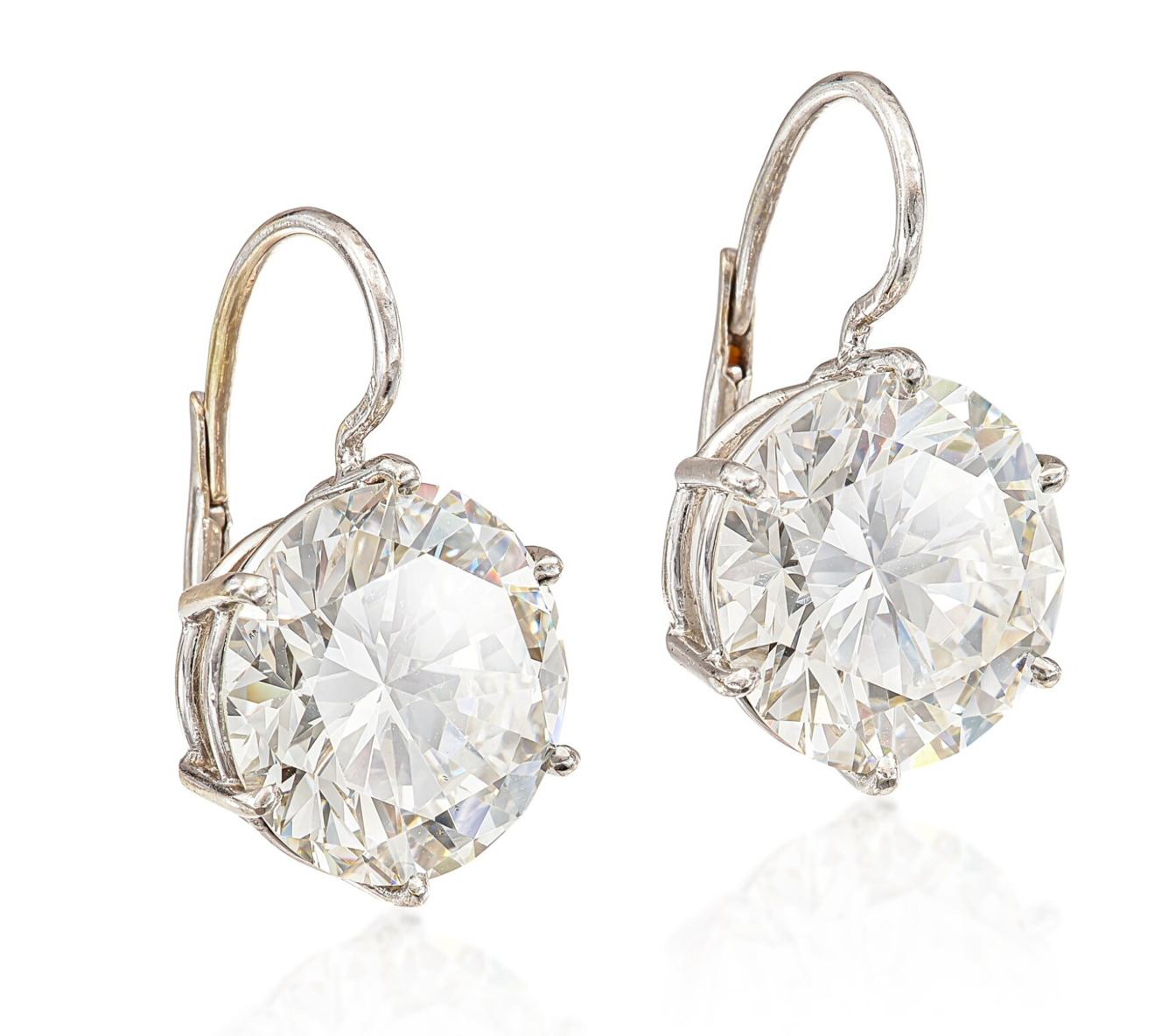 PAIR OF DIAMOND EARRINGS